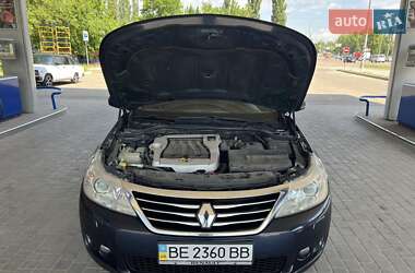 Седан Renault Latitude 2011 в 