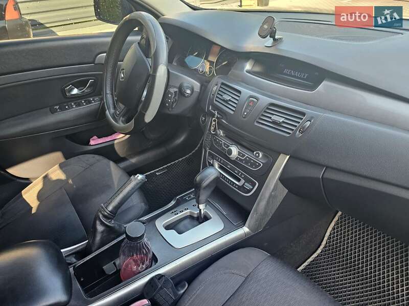 Седан Renault Latitude 2011 в Черкассах