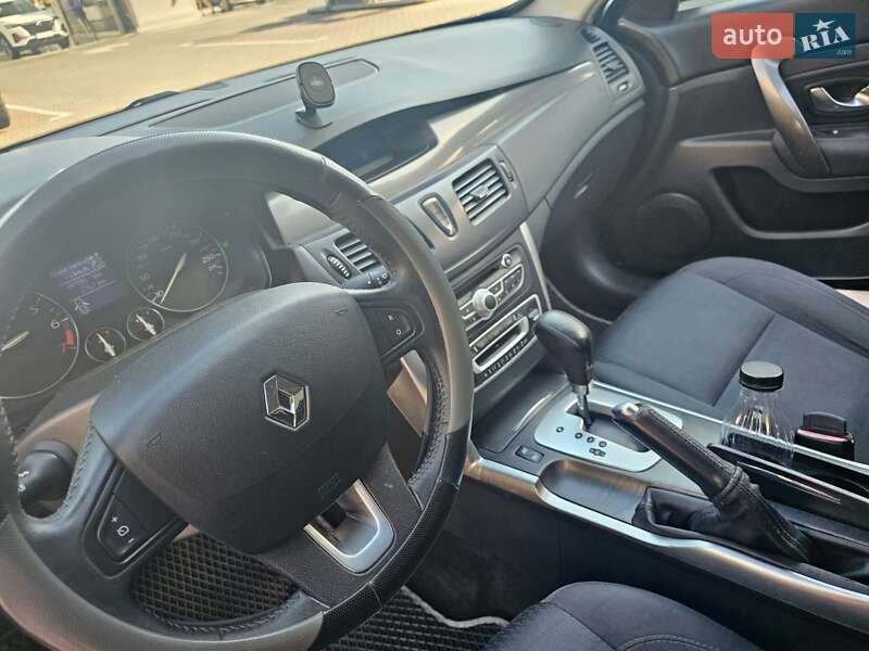 Седан Renault Latitude 2011 в Черкассах