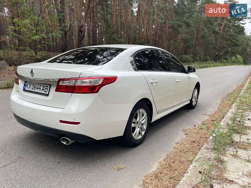 Седан Renault Latitude 2011 в Харькове