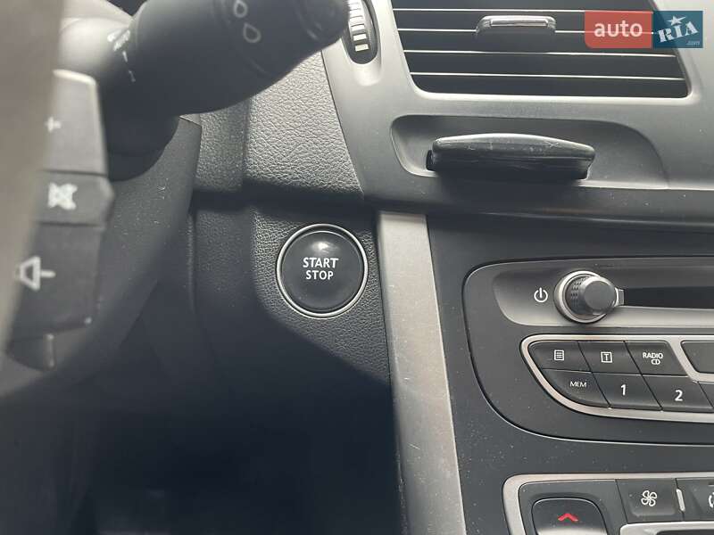 Седан Renault Latitude 2011 в Харькове
