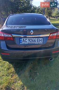 Седан Renault Latitude 2011 в 