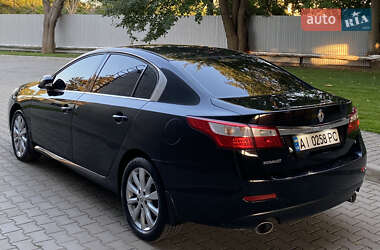 Седан Renault Latitude 2012 в 