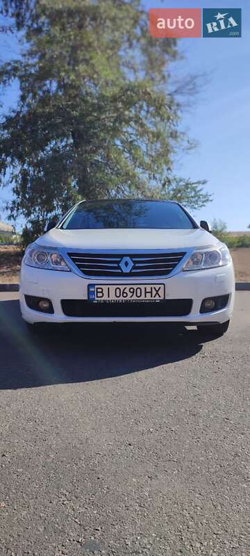 Седан Renault Latitude 2012 в 