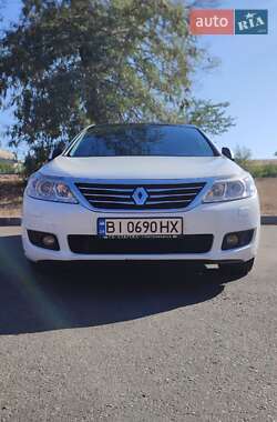 Седан Renault Latitude 2012 в 