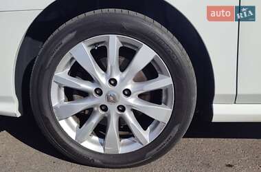 Седан Renault Latitude 2012 в 