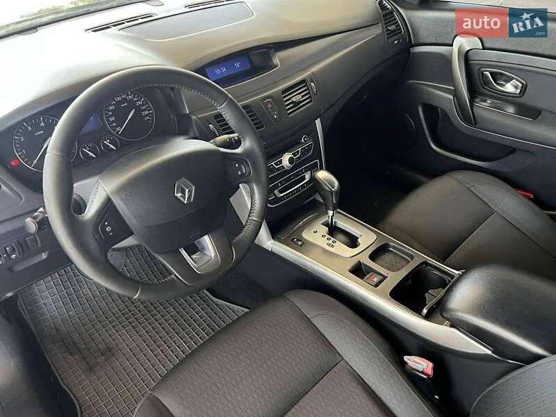 Седан Renault Latitude 2011 в Николаеве