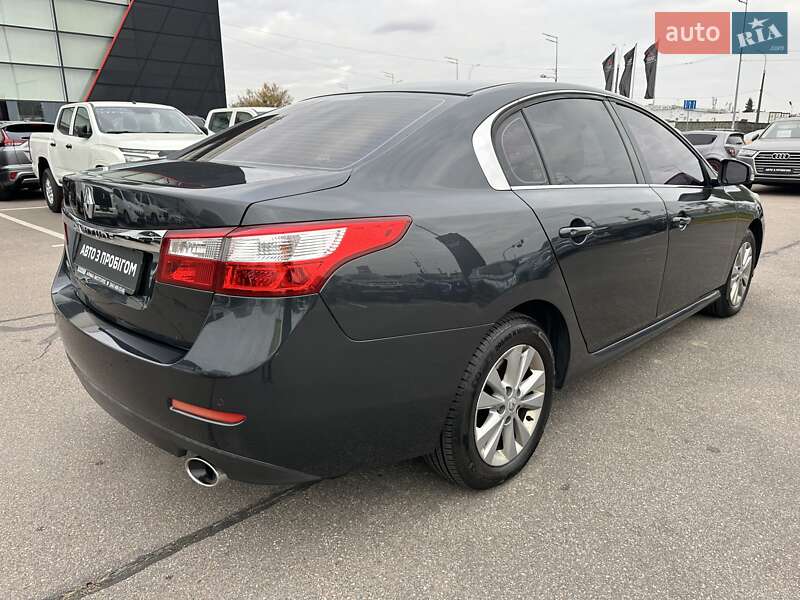 Седан Renault Latitude 2012 в Києві