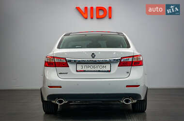 Седан Renault Latitude 2012 в 
