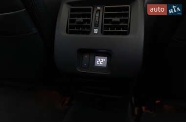 Седан Renault Latitude 2012 в 