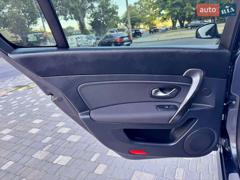 Седан Renault Latitude 2011 в Одесі