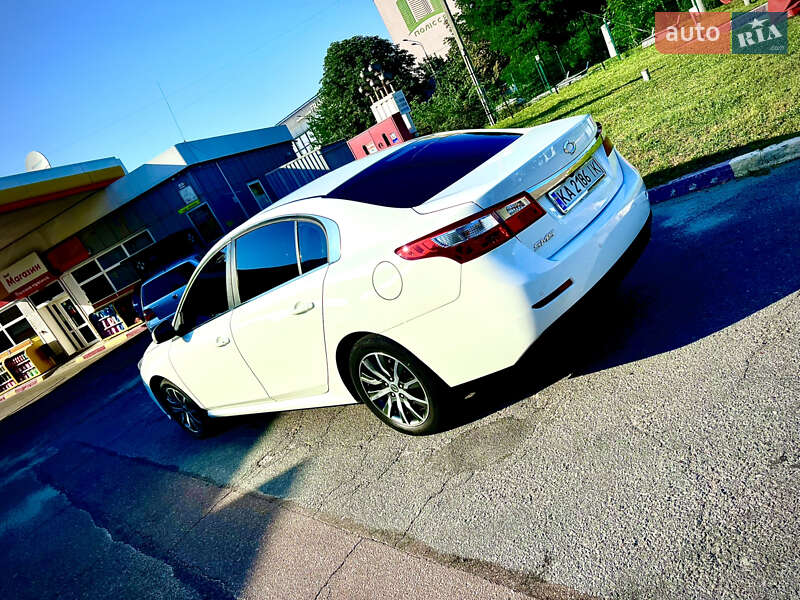 Седан Renault Latitude 2018 в Житомире