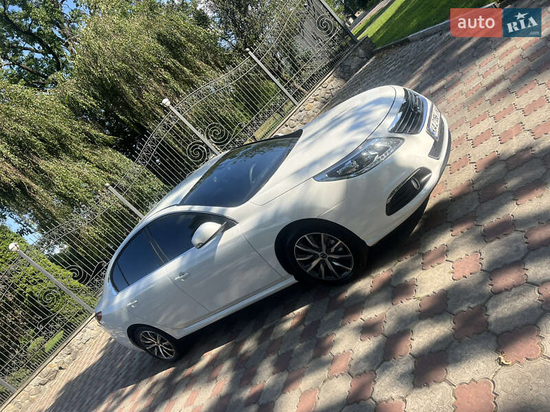 Седан Renault Latitude 2018 в Житомире