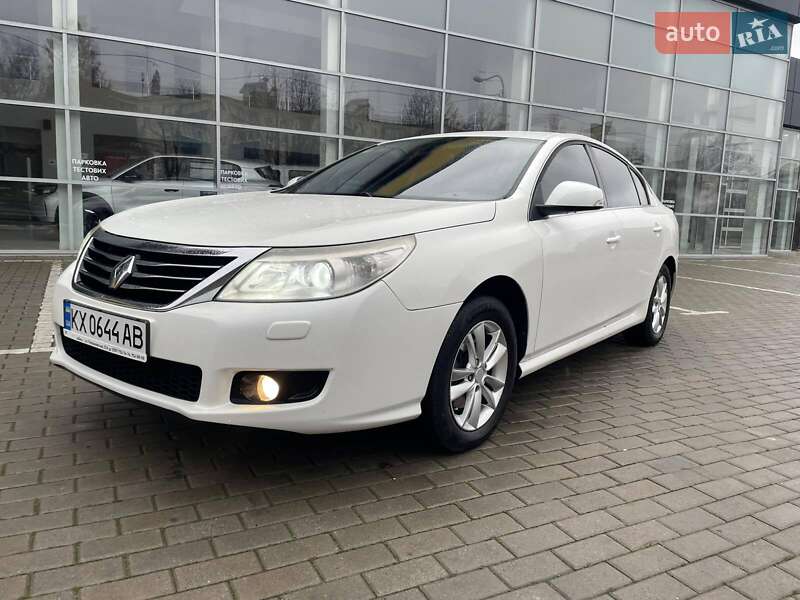 Renault Latitude 2011 Renault Latitude 2011