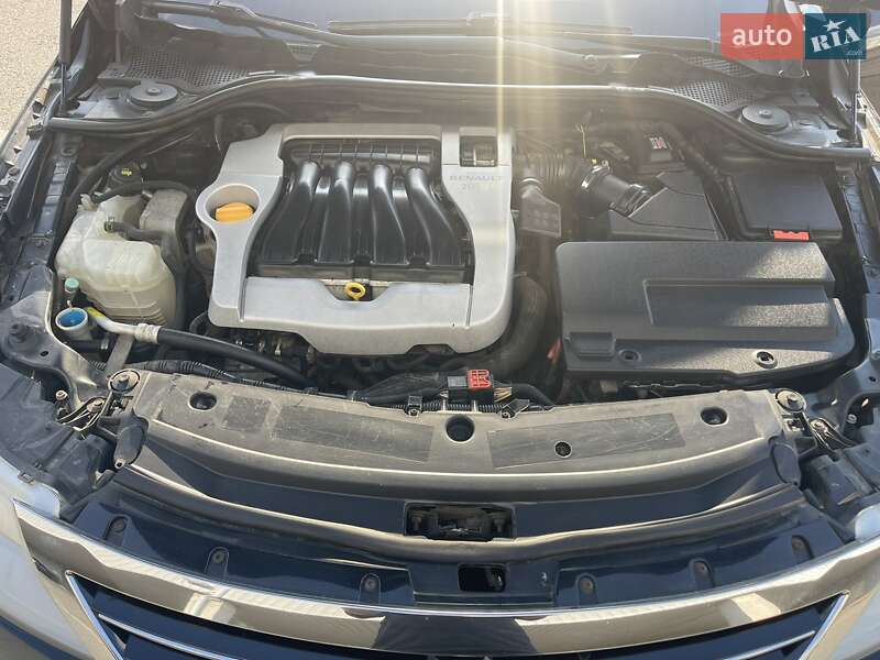 Седан Renault Latitude 2011 в Днепре