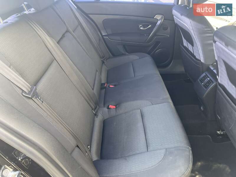 Седан Renault Latitude 2011 в Днепре