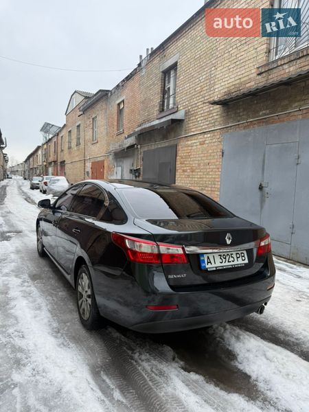 Седан Renault Latitude 2012 в Киеве