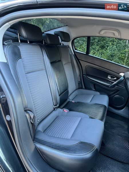 Седан Renault Latitude 2011 в Тернополі