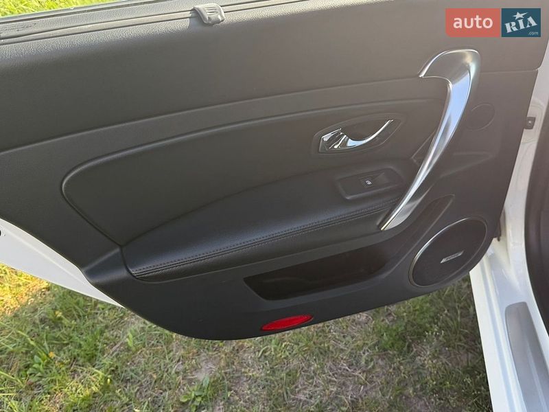 Седан Renault Latitude 2012 в Киеве
