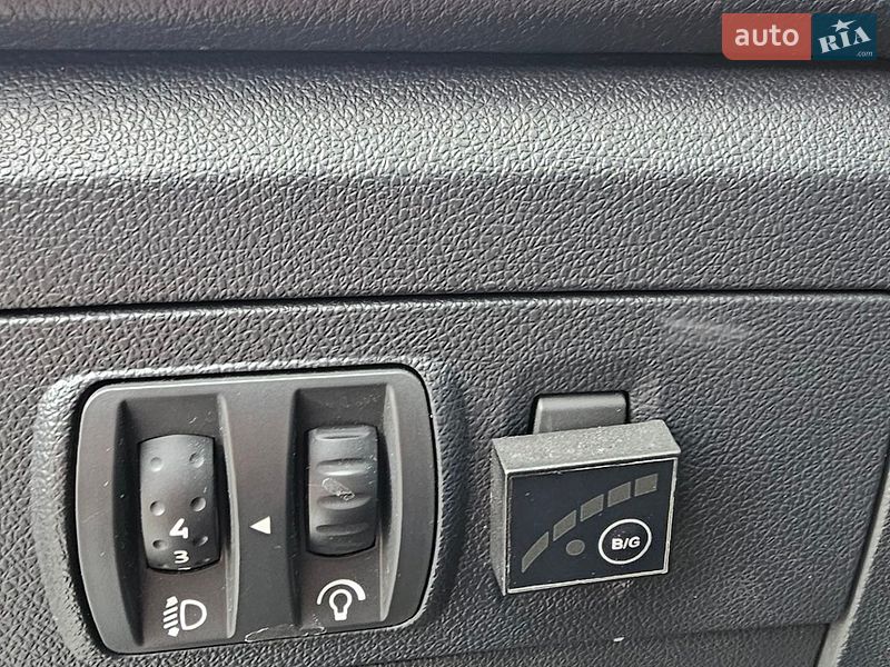 Седан Renault Latitude 2011 в Киеве