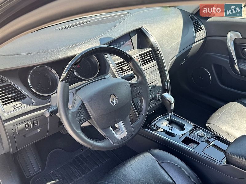 Седан Renault Latitude 2012 в Києві