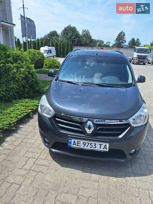 Мінівен Renault Lodgy 2015 в Дніпрі