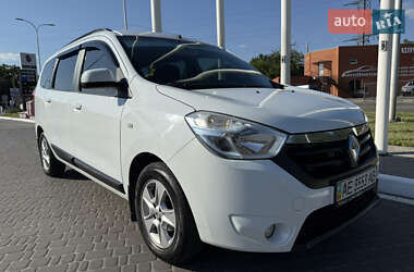 Минивэн Renault Lodgy 2016 в 