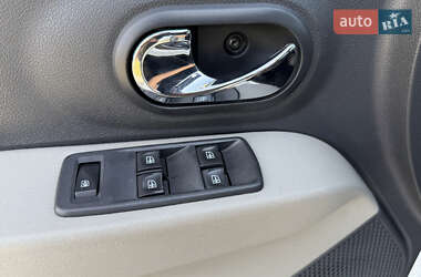 Минивэн Renault Lodgy 2016 в 