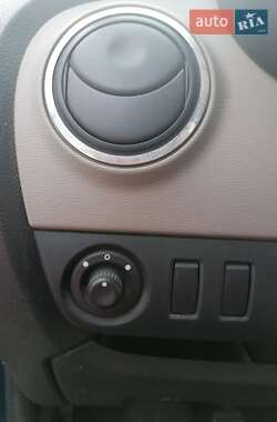 Минивэн Renault Lodgy 2013 в 