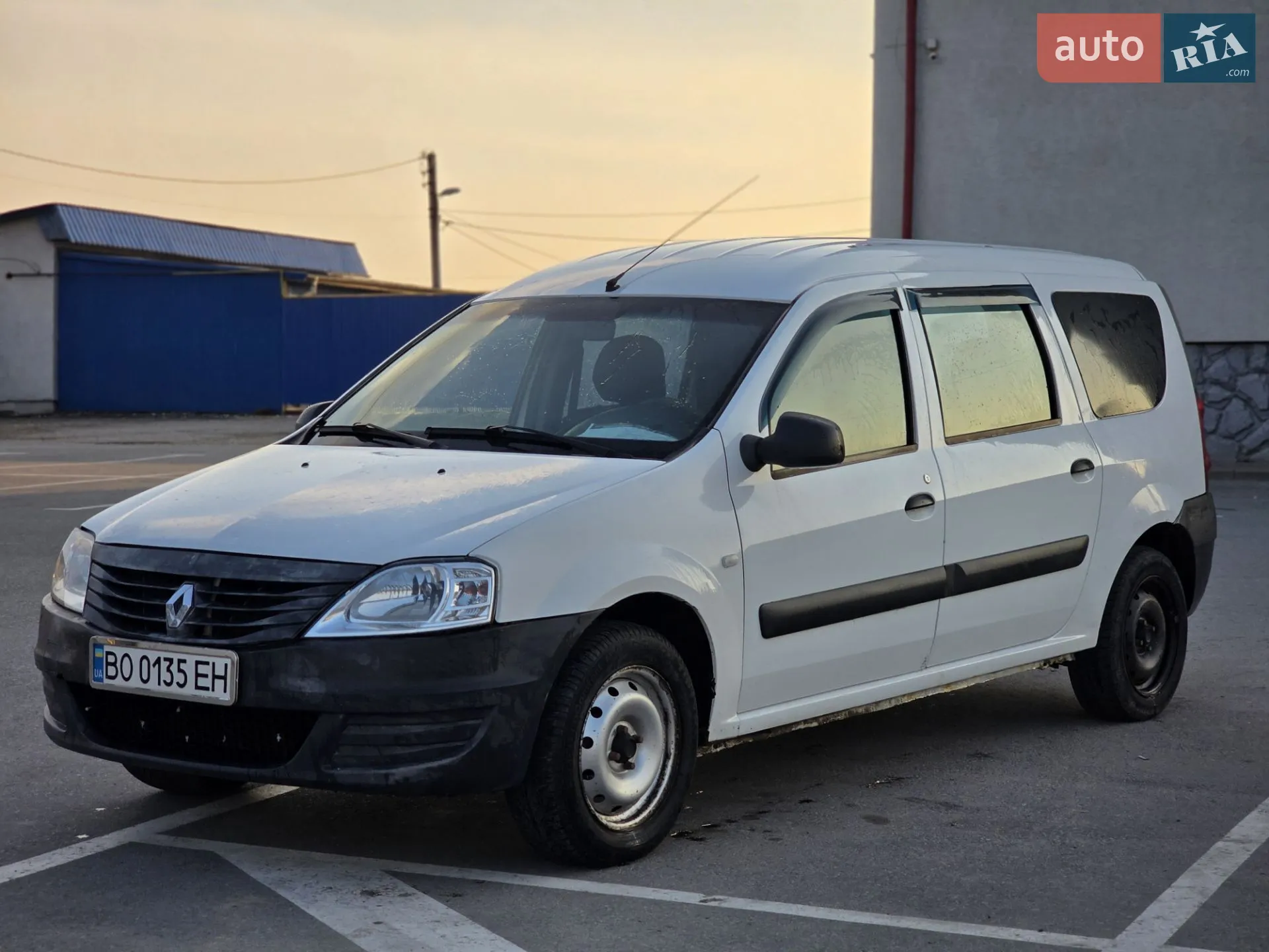 2010 Renault Logan - фото 1