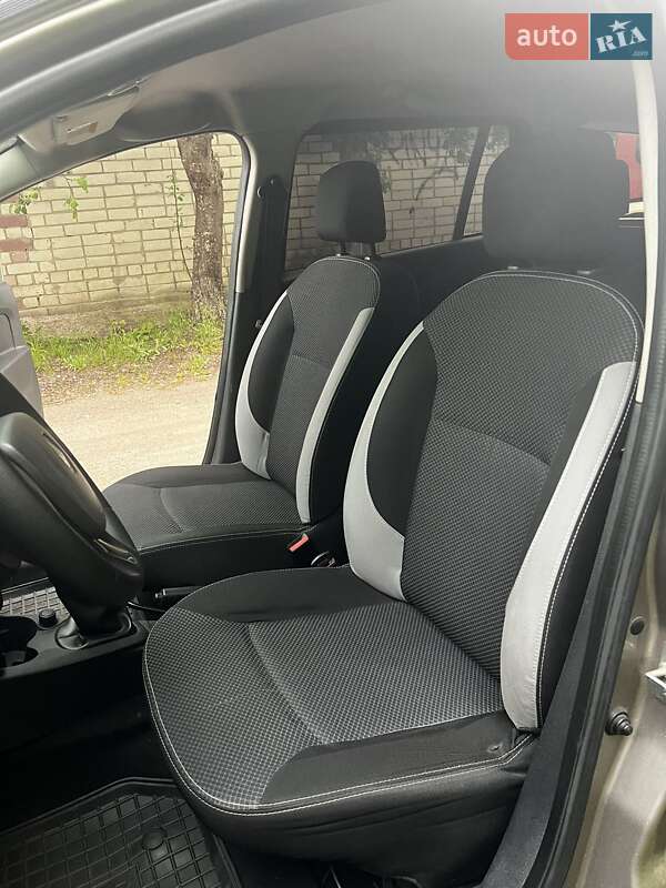 Універсал Renault Logan MCV 2014 в Чернігові