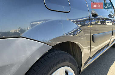 Універсал Renault Logan MCV 2010 в  фото 9 Універсал Renault Logan MCV 2010 в