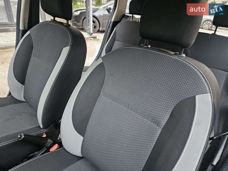 Універсал Renault Logan MCV 2015 в Вінниці