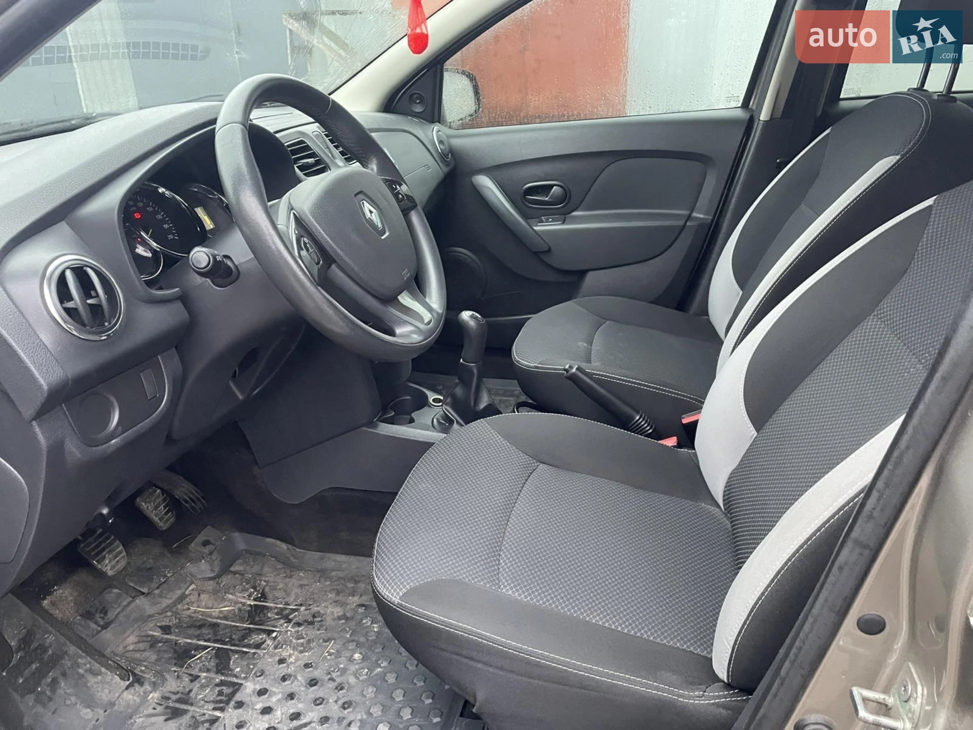2013 Renault Logan - мініатюра 10