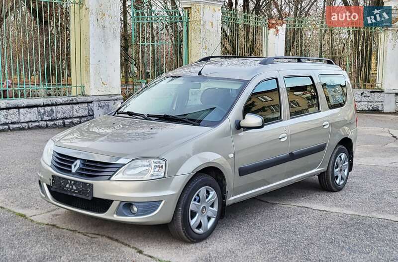 Універсал Renault Logan MCV 2010 в Жовтих Водах