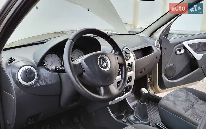 Універсал Renault Logan MCV 2010 в Жовтих Водах
