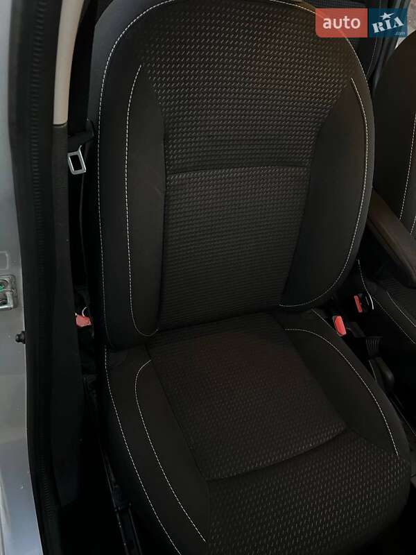 Універсал Renault Logan MCV 2019 в Жовтих Водах фото 16 Універсал Renault Logan MCV 2019 в Жовтих Водах