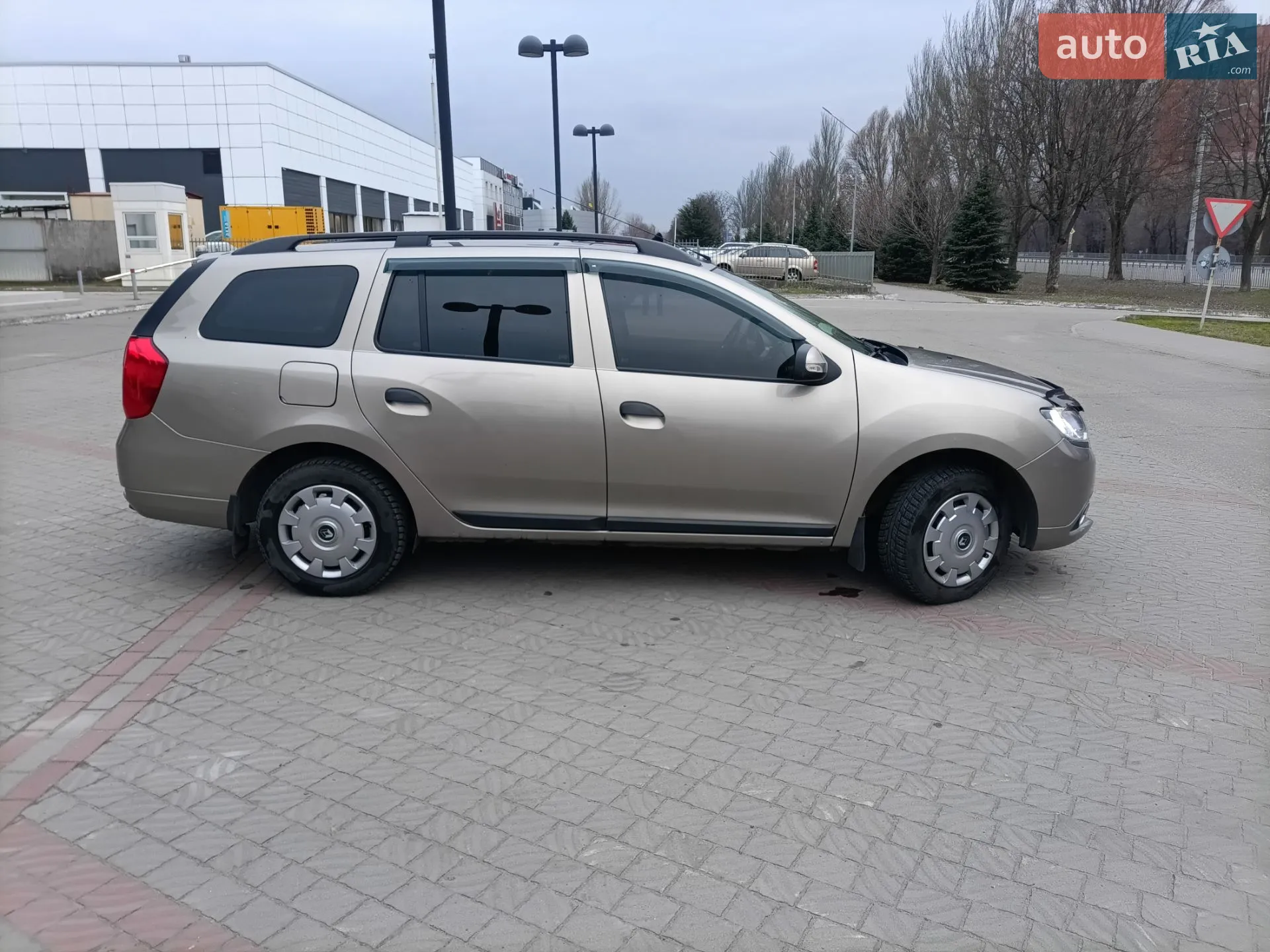 2015 Renault Logan - мініатюра 10