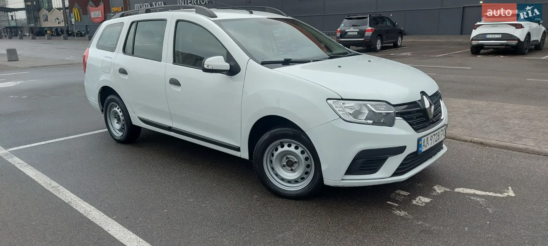 2017 Renault Logan - фото 1