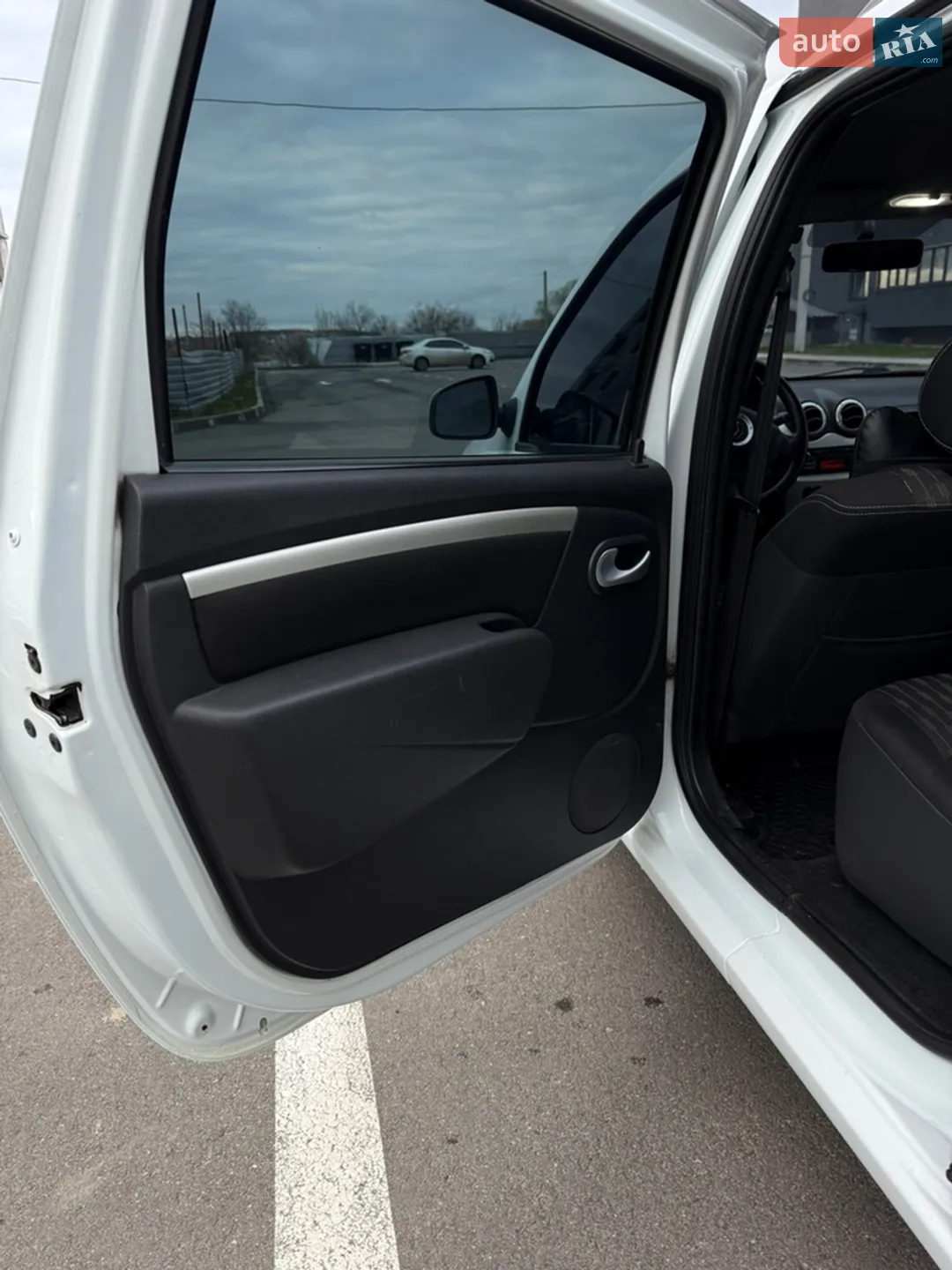 2012 Renault Logan - мініатюра 18
