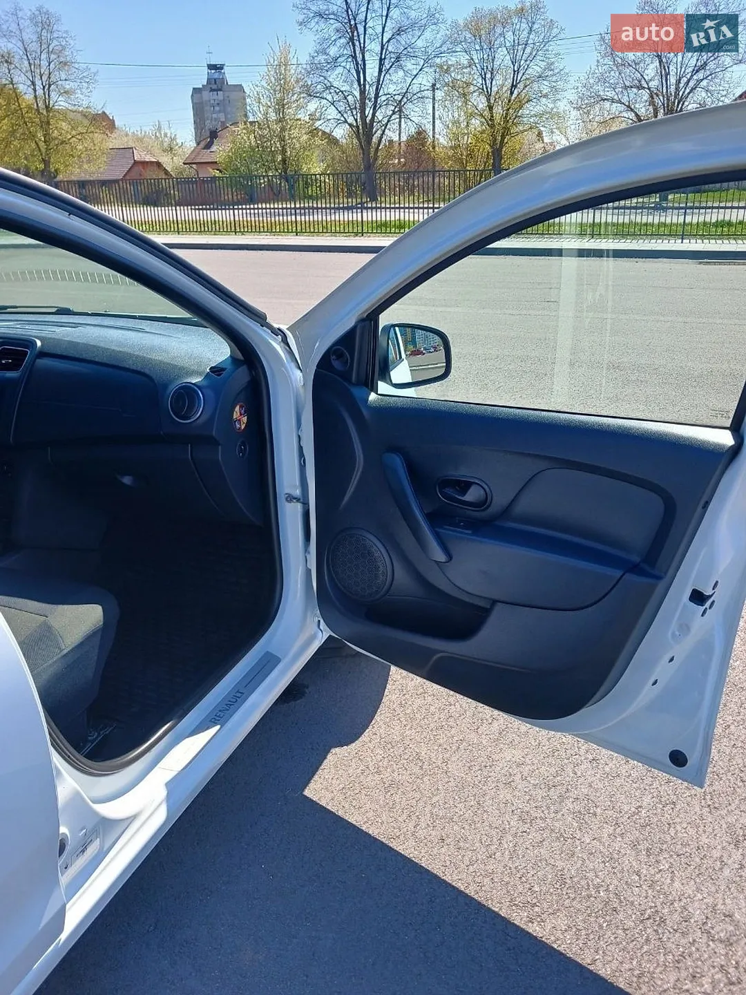 2014 Renault Logan - мініатюра 13