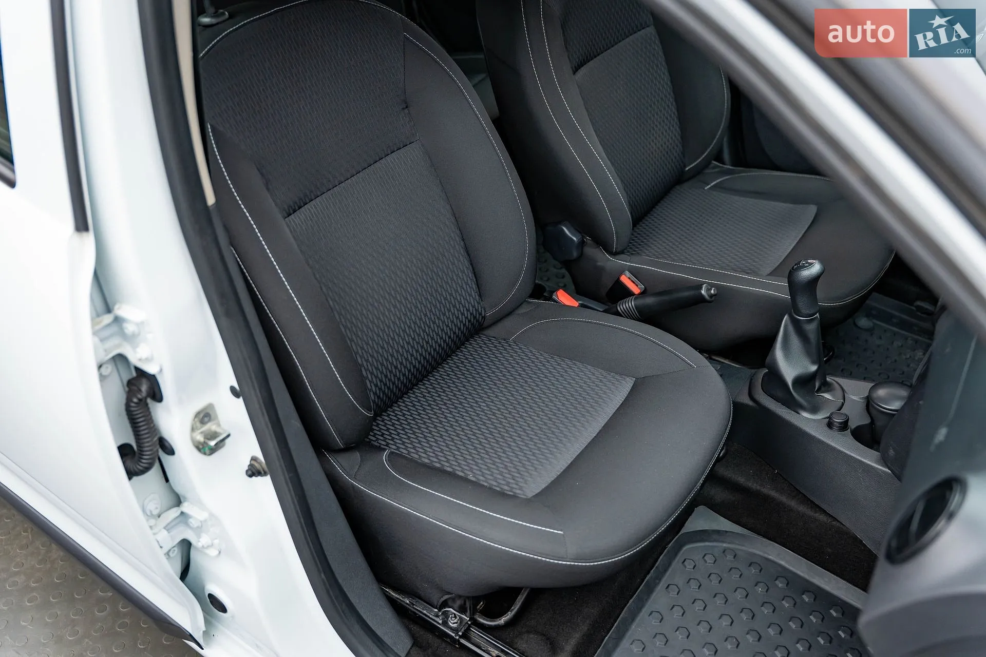 2019 Renault Logan - мініатюра 19