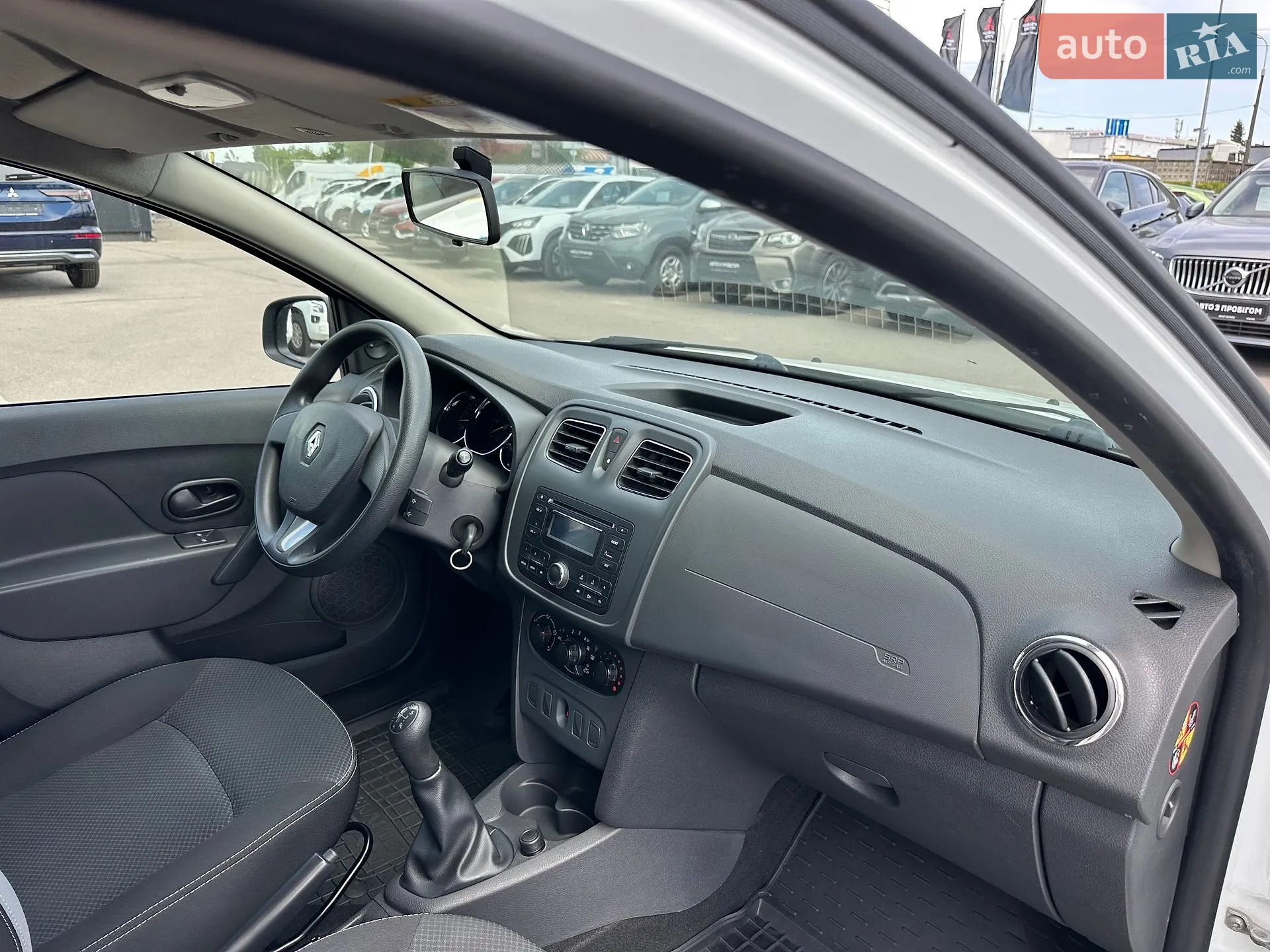 2015 Renault Logan - мініатюра 23