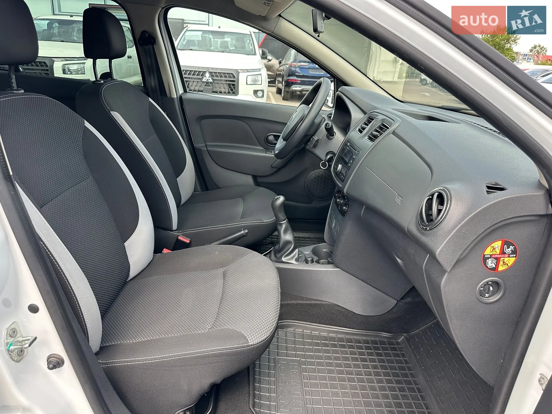 2015 Renault Logan - мініатюра 22