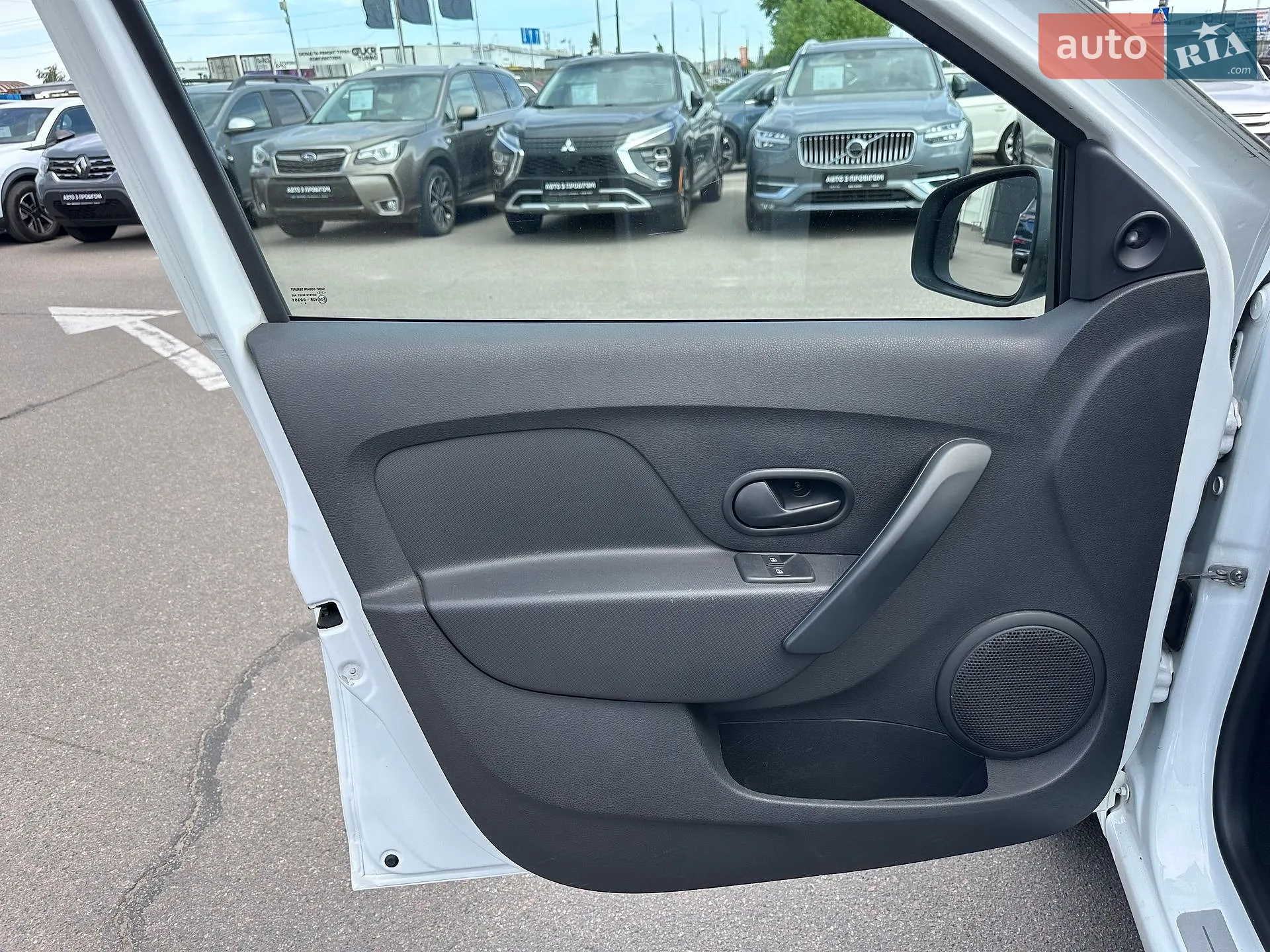 2015 Renault Logan - мініатюра 13