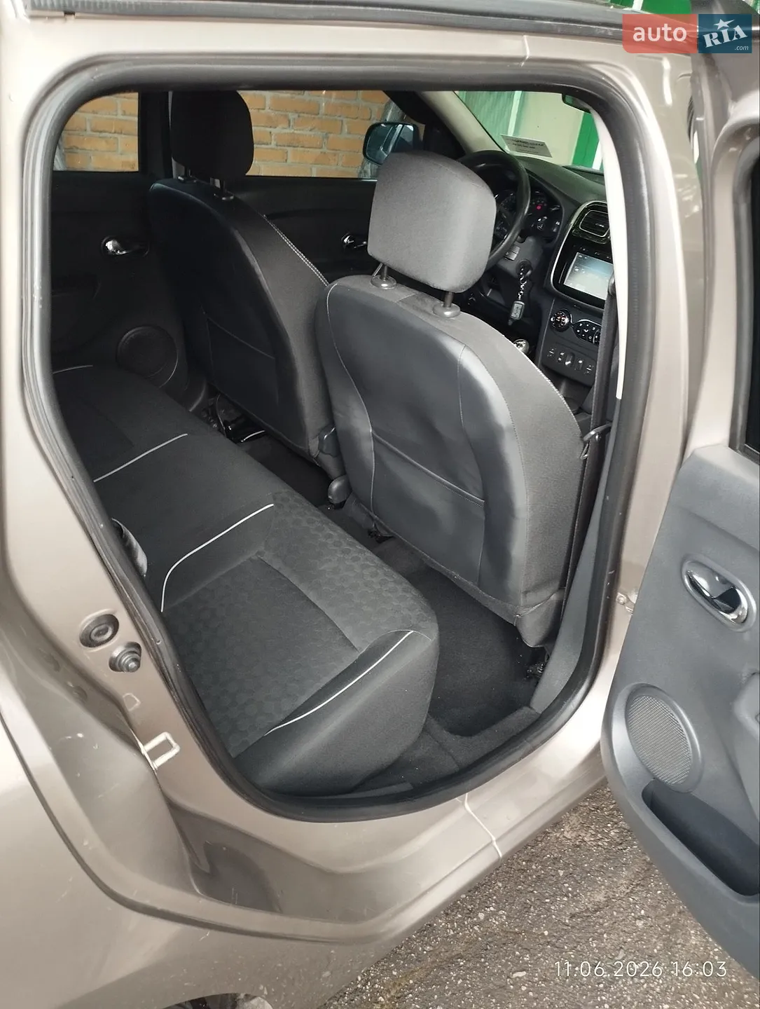2015 Renault Logan - мініатюра 31