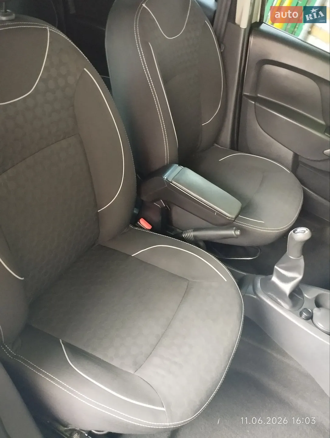 2015 Renault Logan - мініатюра 35