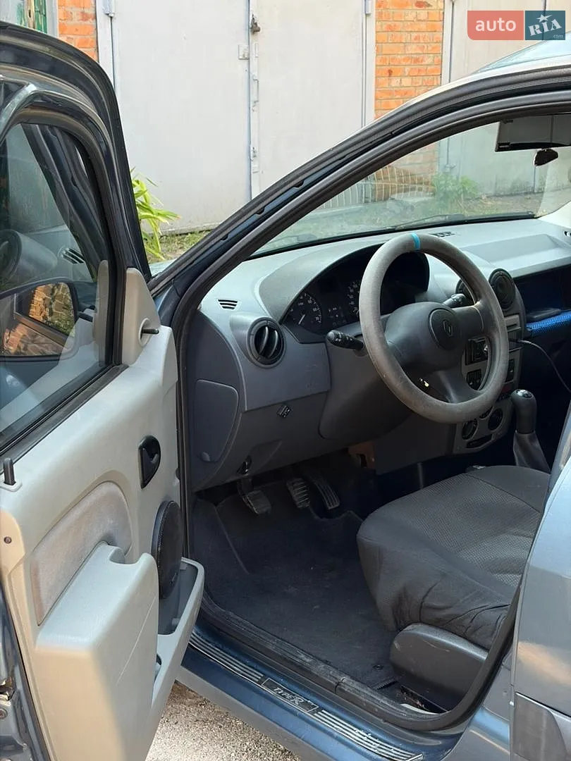 2010 Renault Logan - мініатюра 11