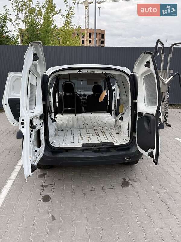 Грузовой фургон Renault Logan Van 2012 в Луцке