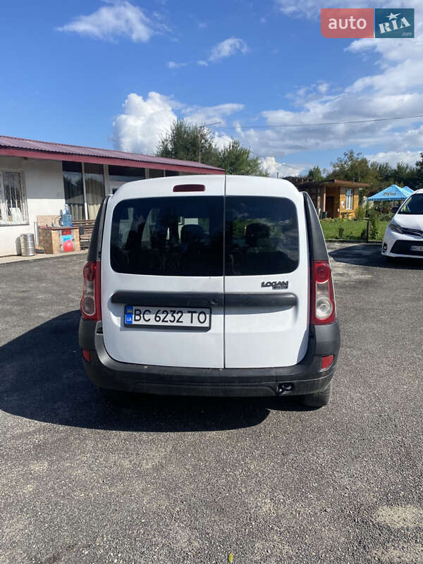 Вантажопасажирський фургон Renault Logan Van 2010 в Львові